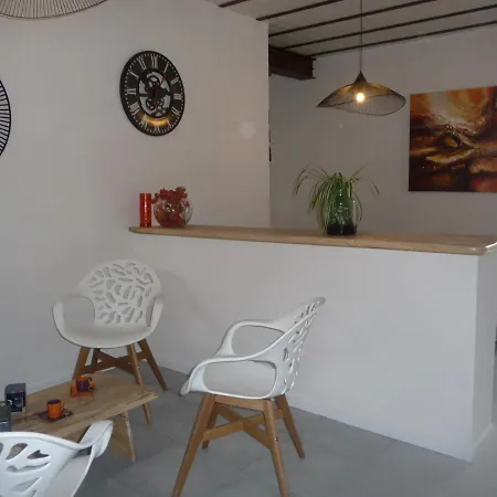 L'Anagramme, Chambres, Table D'Hotes Pour Adultes, Naturistes Ou Non ! Cindre