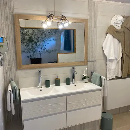 L'Anagramme, Chambres, Table D'Hotes Pour Adultes, Naturistes Ou Non ! Cindre