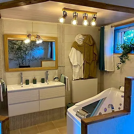 L'anagramme, Chambres, Table D'hotes Et Pour Adultes, Naturistes Ou Non ! Bed & Breakfast